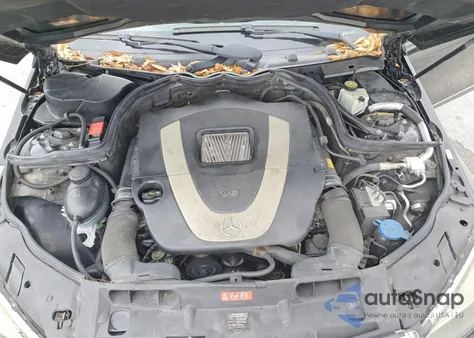 2011 Mercedes-Benz C 300 z USA, uszkodzony, nr VIN WDDGF5EB4BR160729